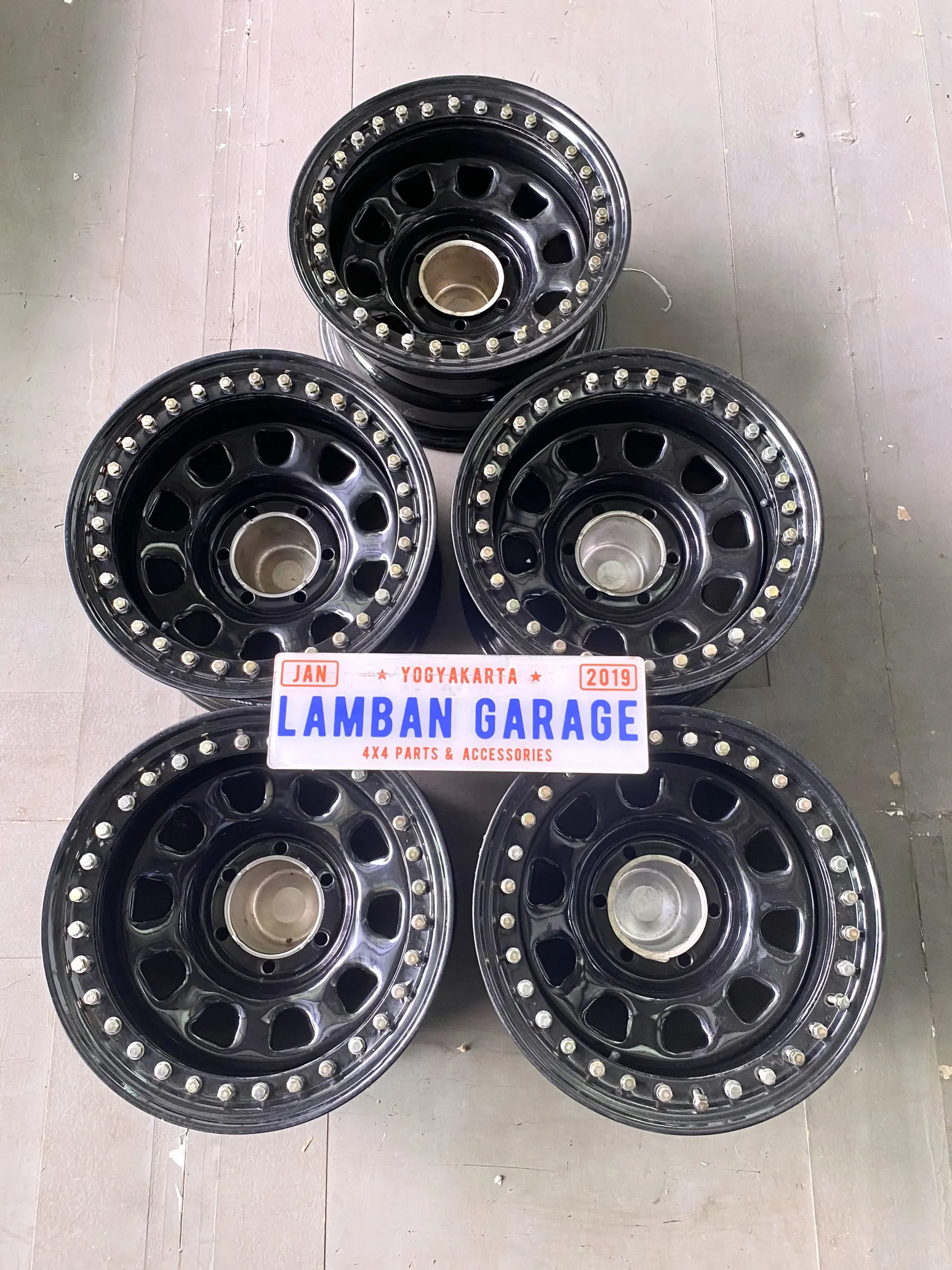 SECOND ITEM - Daytona beadlock (ET-28) 16x8 6x139,7